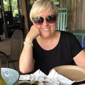 Meet your Posher, Manuela